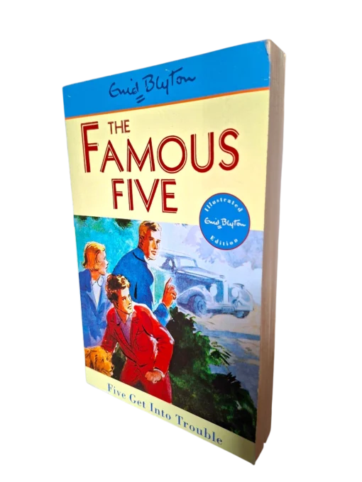 Enid Blyton - The Famous Five: FIVE GET INTO TROUBLE