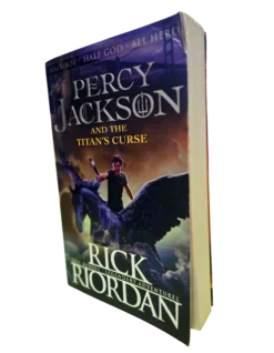 RICK RIORDAN - PERCY JACKSON AND THE TITAN'S CURSE