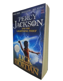 RICK RIORDAN - PERCY JACKSON AND THE LIGHTNING THIEF