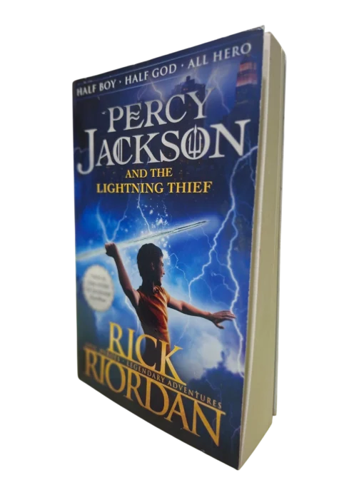 RICK RIORDAN - PERCY JACKSON AND THE LIGHTNING THIEF