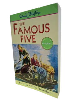 ENID BLYTON: THE FAMOUS FIVE - Five On A Hike Together